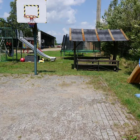 Mit Terrasse Und Garten - 10 Minuten Von Templin * Milmersdorf
